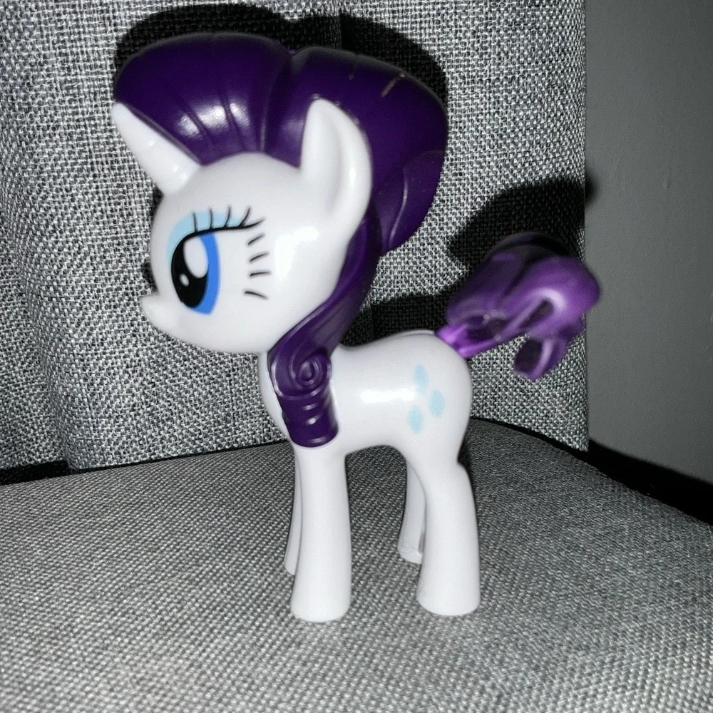 Burger King My Little Pony Rarity White Unicorn Purple Generosity Cake Top